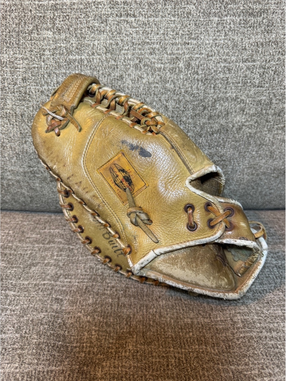 Vintage Nesco N-132 Catcher Mitt Professional Model Baseball Glove LHT
